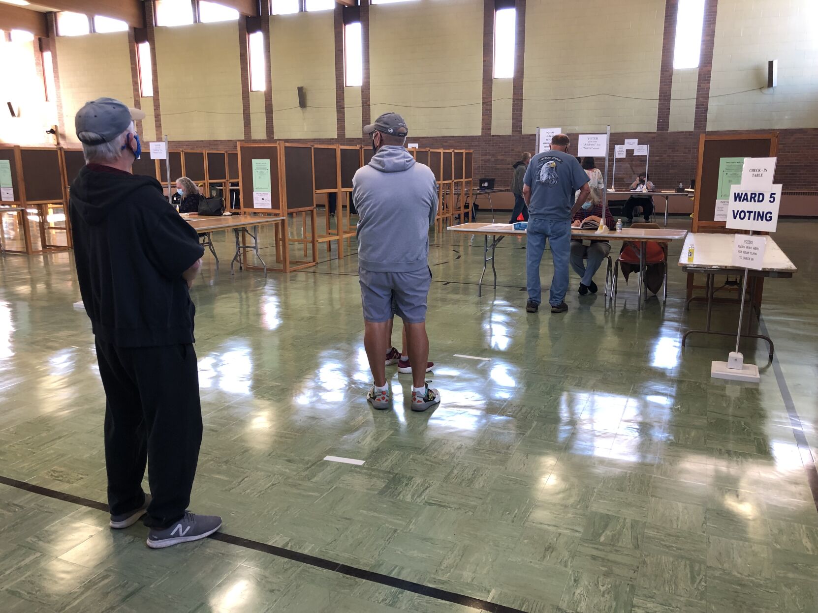 NA voters in line 1